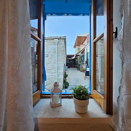 Cozy Traditional 1 Bedroom Village