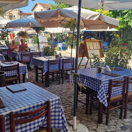 بيت للعطل Cozy Traditional 1 Bedroom Village أومودوس
